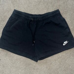 Women’s Nike shorts size M